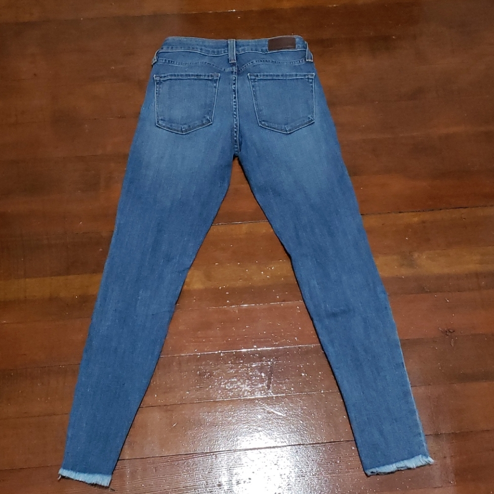 Distressed jeans - Picture 2 of 3